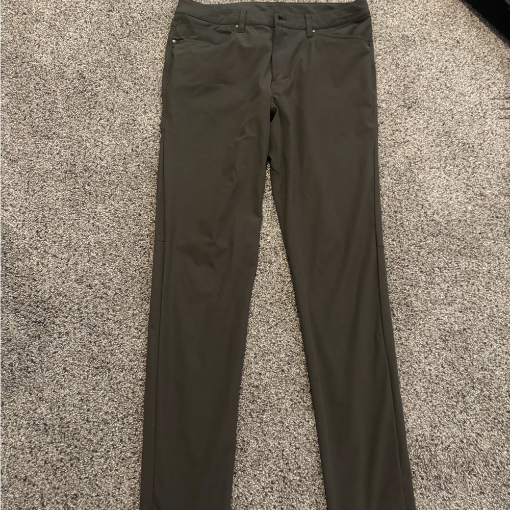 lululemon athletica Men's Dark Green Dress Pants